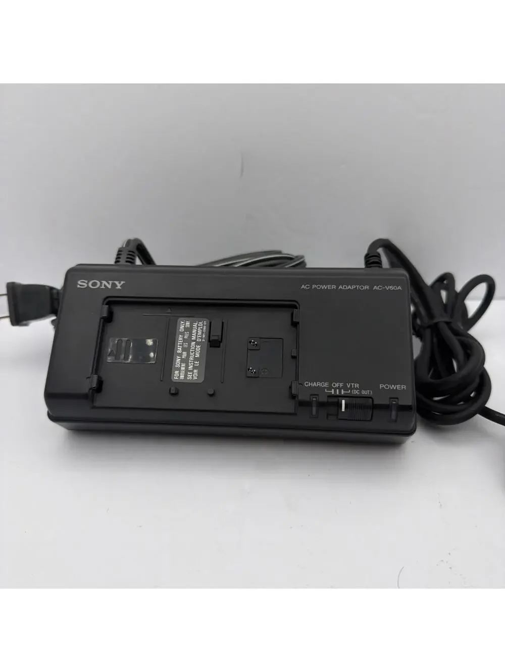 Genuine Sony Handycam Video8 AC-V60 AC Power Adapter & Battery Charger TESTED